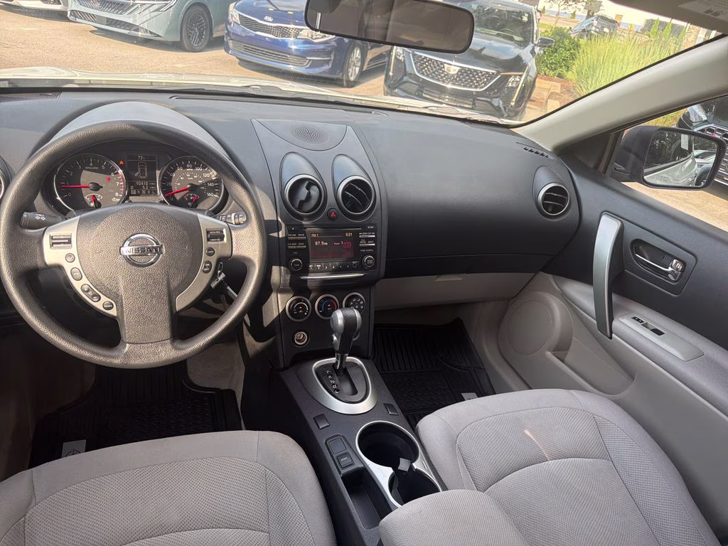 2015 Pearl White Nissan Rogue Select S FWD SUV