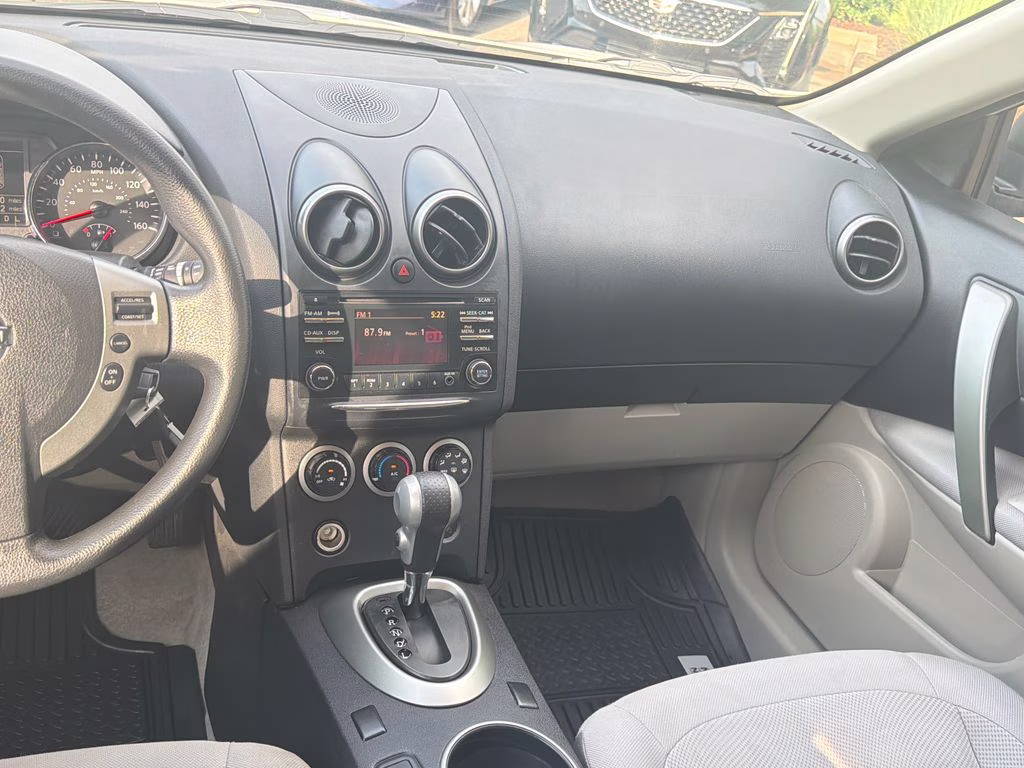 2015 Pearl White Nissan Rogue Select S FWD SUV