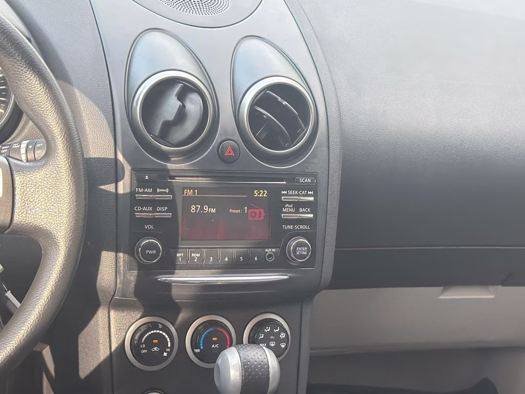2015 Pearl White Nissan Rogue Select S FWD SUV