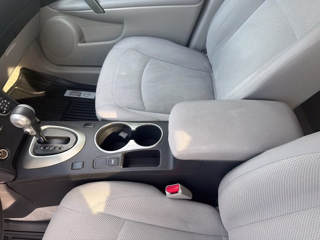 2015 Pearl White Nissan Rogue Select S FWD SUV