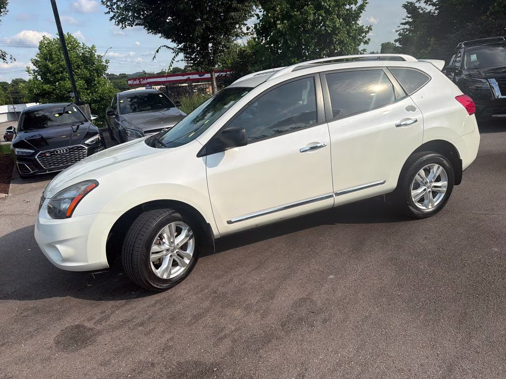2015 Pearl White Nissan Rogue Select S FWD SUV