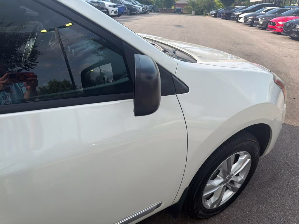 2015 Pearl White Nissan Rogue Select S FWD SUV