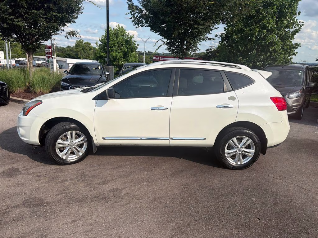 2015 Pearl White Nissan Rogue Select S FWD SUV