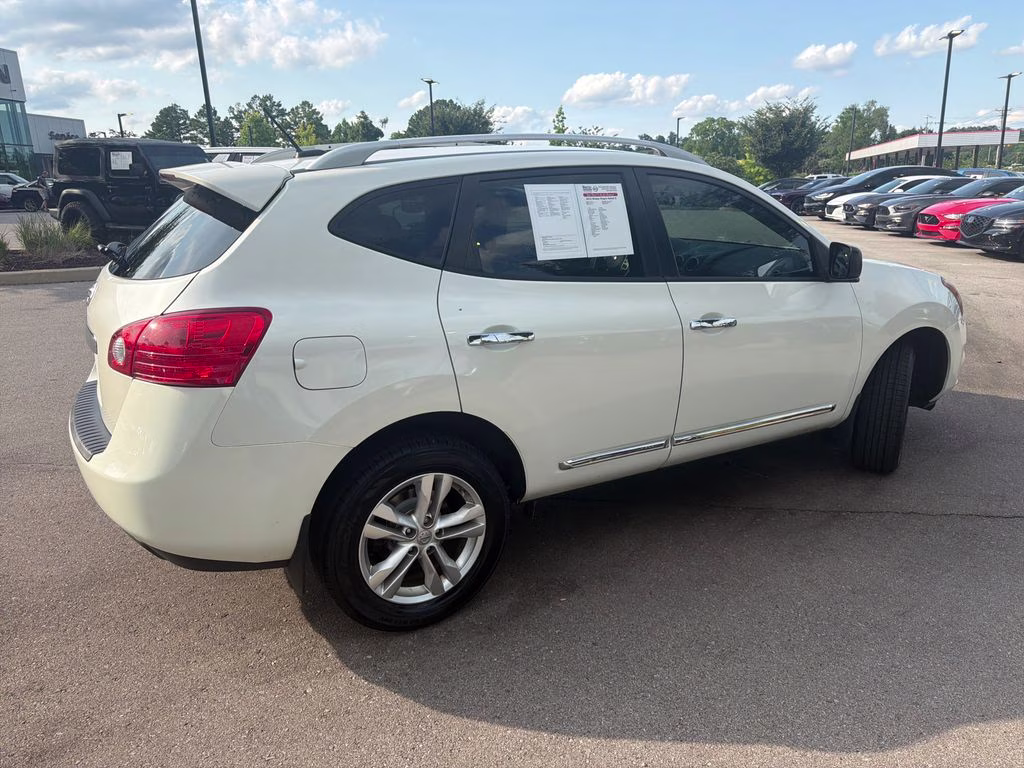 2015 Pearl White Nissan Rogue Select S FWD SUV