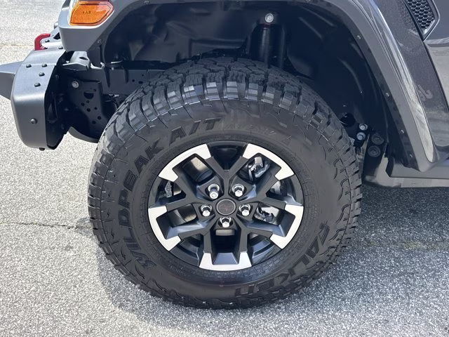 2026 Granite Crystal Metallic Clearcoat Jeep Gladiator Shadow Ops 4X4 Truck