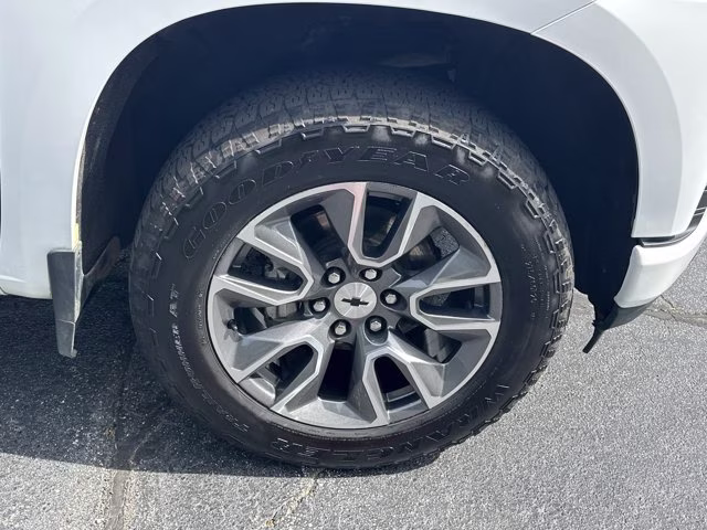 2019 Summit White Chevrolet Silverado 1500 RST 4X4 Truck