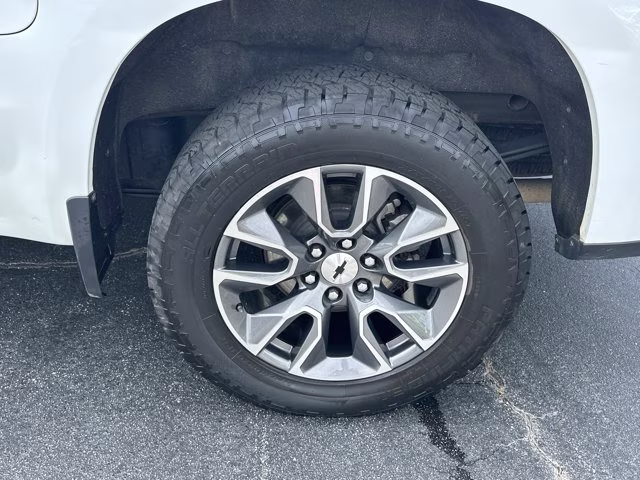 2019 Summit White Chevrolet Silverado 1500 RST 4X4 Truck