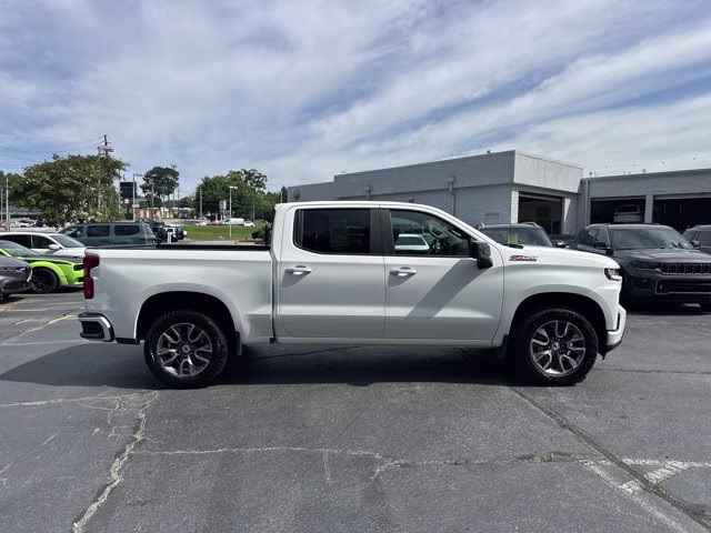 2019 Summit White Chevrolet Silverado 1500 RST 4X4 Truck