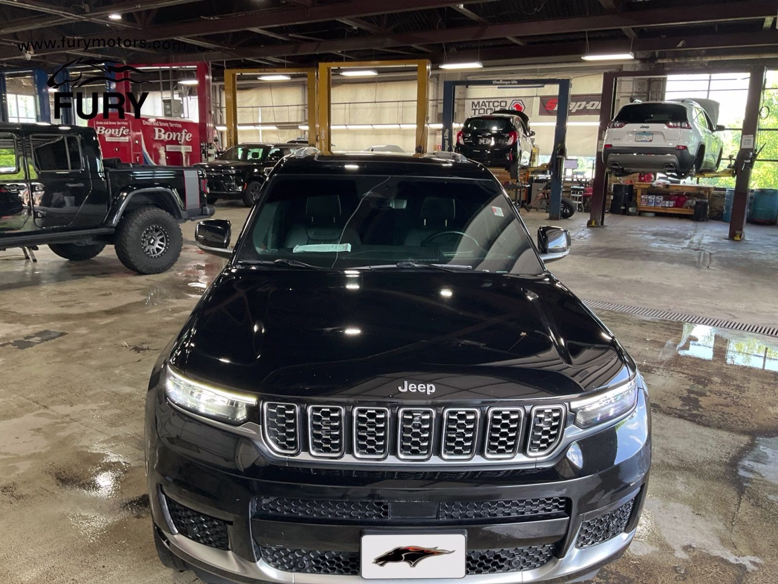 2023 Diamond Black Crystal Pearlcoat Jeep Grand Cherokee L Summit 4X4 SUV