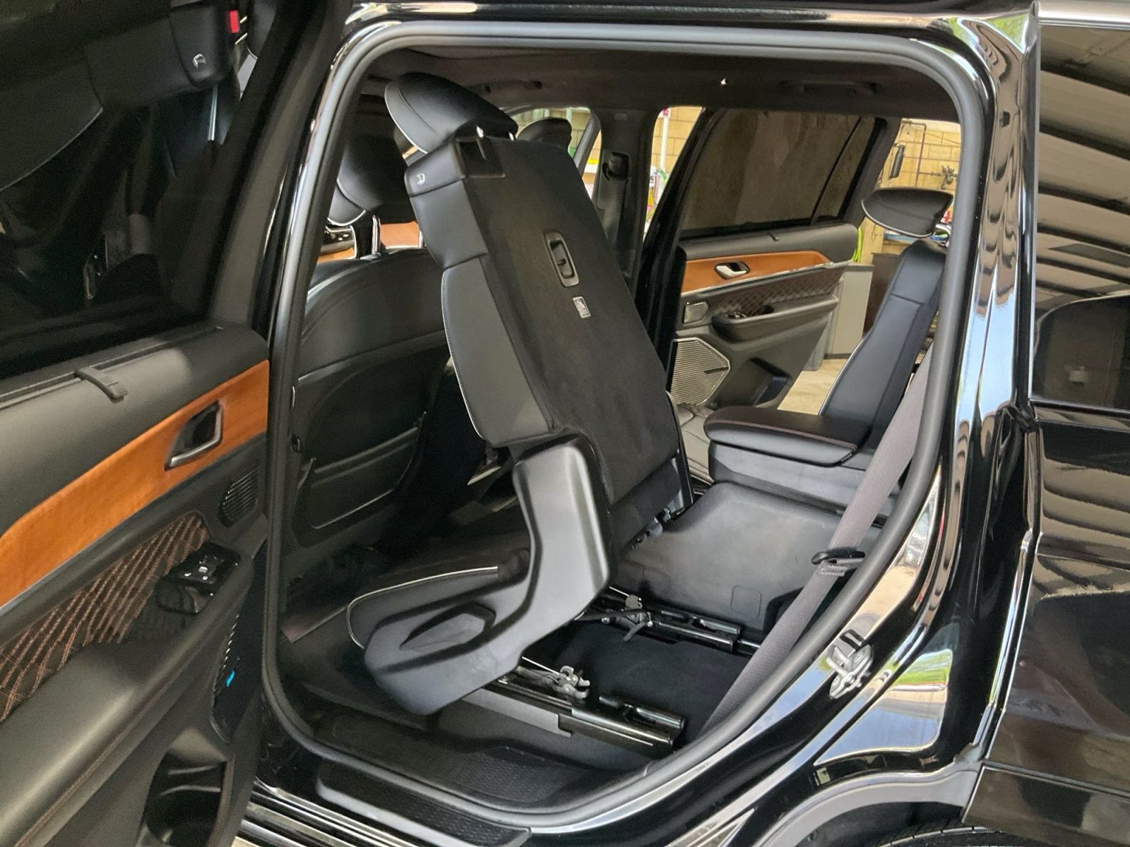 2023 Diamond Black Crystal Pearlcoat Jeep Grand Cherokee L Summit 4X4 SUV