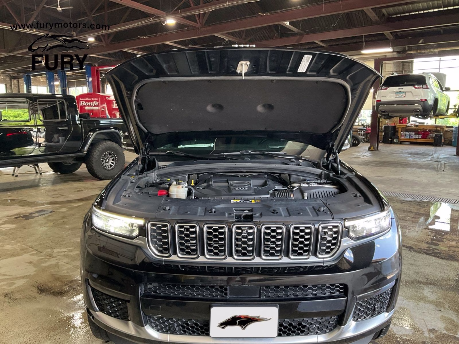 2023 Diamond Black Crystal Pearlcoat Jeep Grand Cherokee L Summit 4X4 SUV