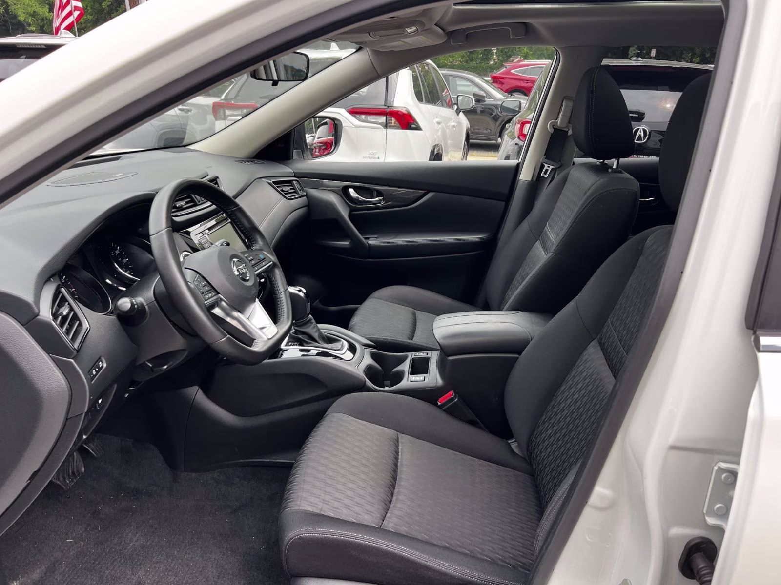2019 Pearl White Tricoat Nissan Rogue AWD SV AWD SUV
