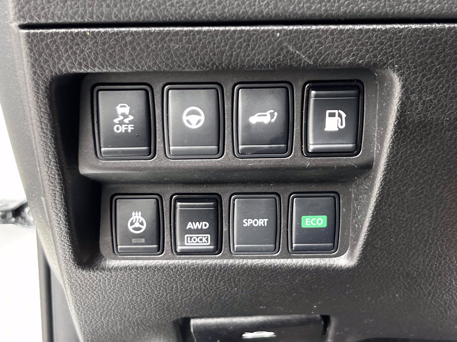 2019 Pearl White Tricoat Nissan Rogue AWD SV AWD SUV