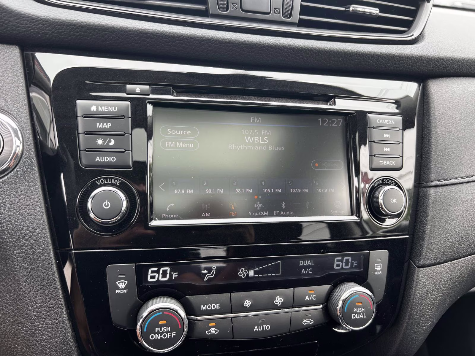 2019 Pearl White Tricoat Nissan Rogue AWD SV AWD SUV