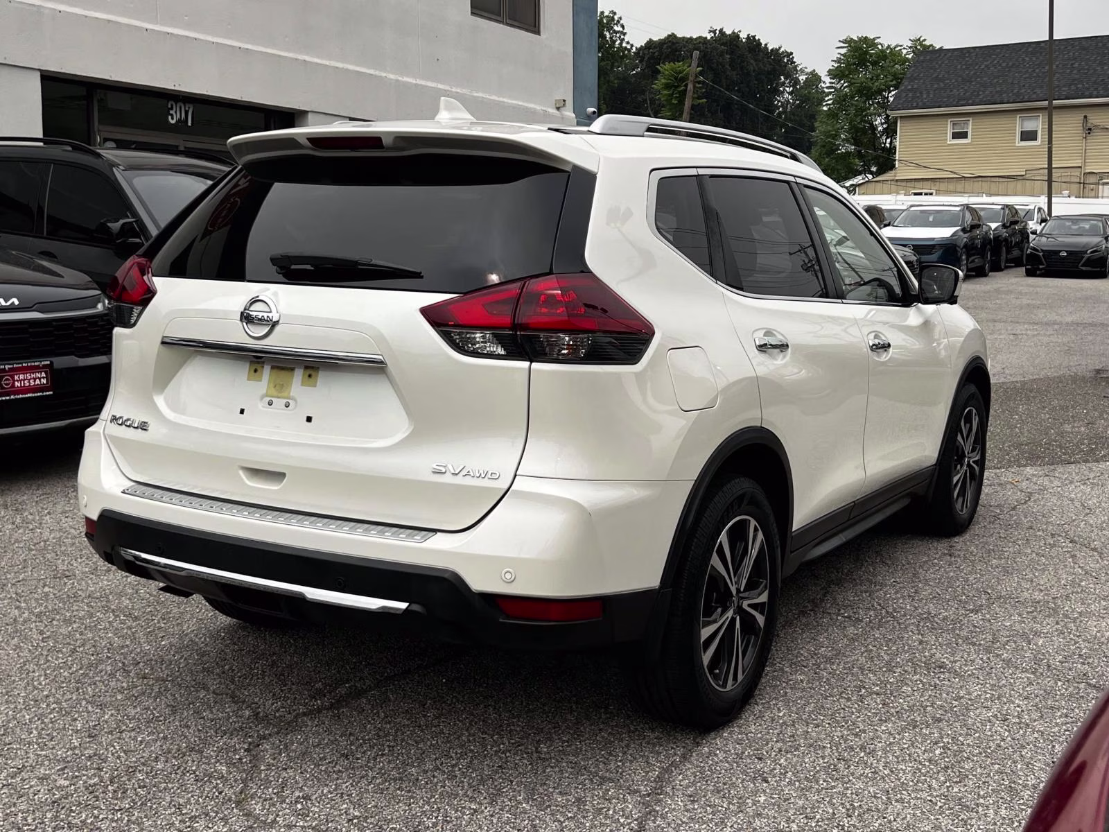 2019 Pearl White Tricoat Nissan Rogue AWD SV AWD SUV