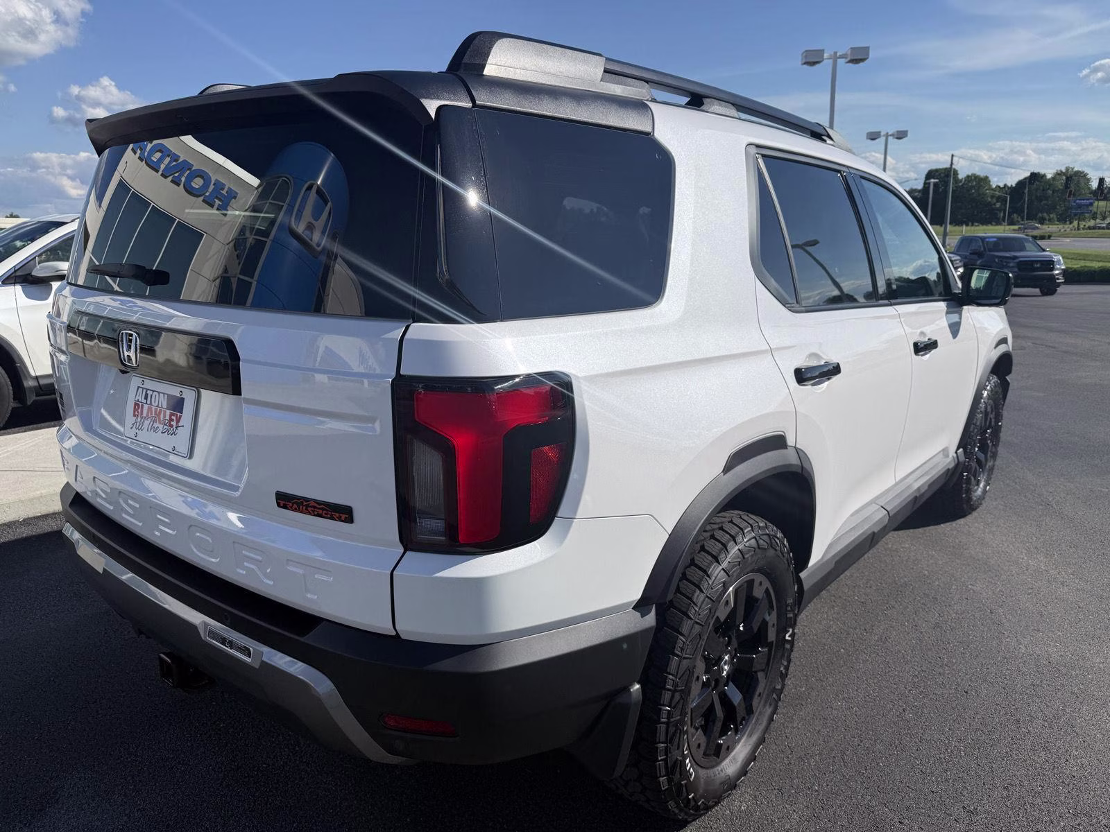 2026 Platinum White Pearl Honda Passport TrailSport Elite AWD SUV