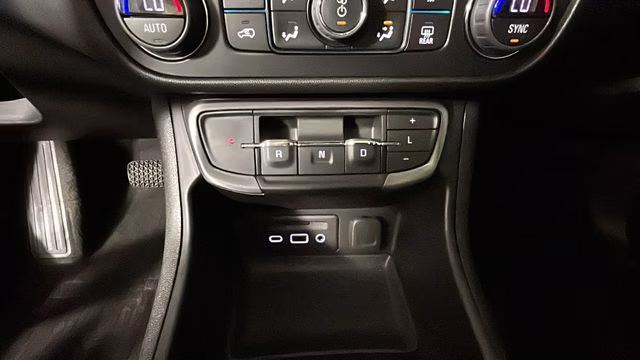 2024 Sterling Metallic GMC Terrain AT4 AWD SUV
