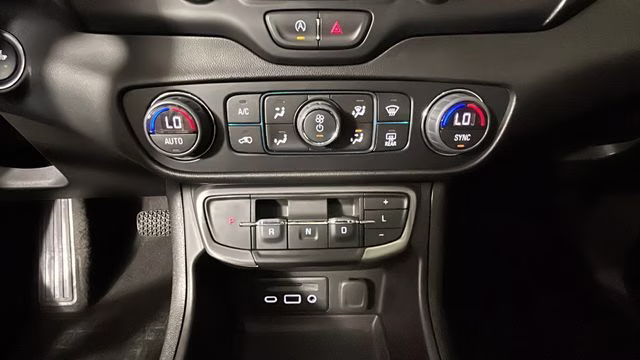 2024 Sterling Metallic GMC Terrain AT4 AWD SUV