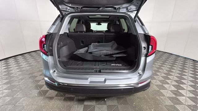 2024 Sterling Metallic GMC Terrain AT4 AWD SUV
