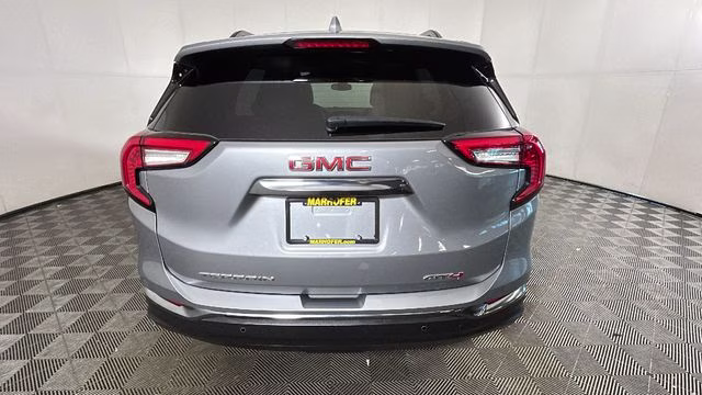 2024 Sterling Metallic GMC Terrain AT4 AWD SUV