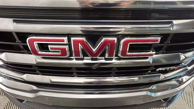 2024 Sterling Metallic GMC Terrain AT4 AWD SUV