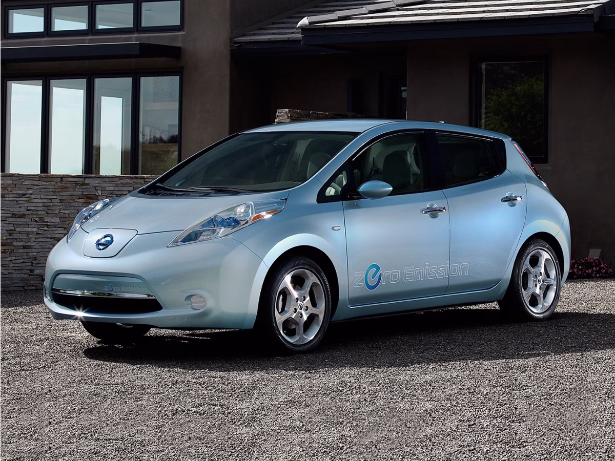 2013 Metallic Slate Nissan LEAF S FWD Hatchback