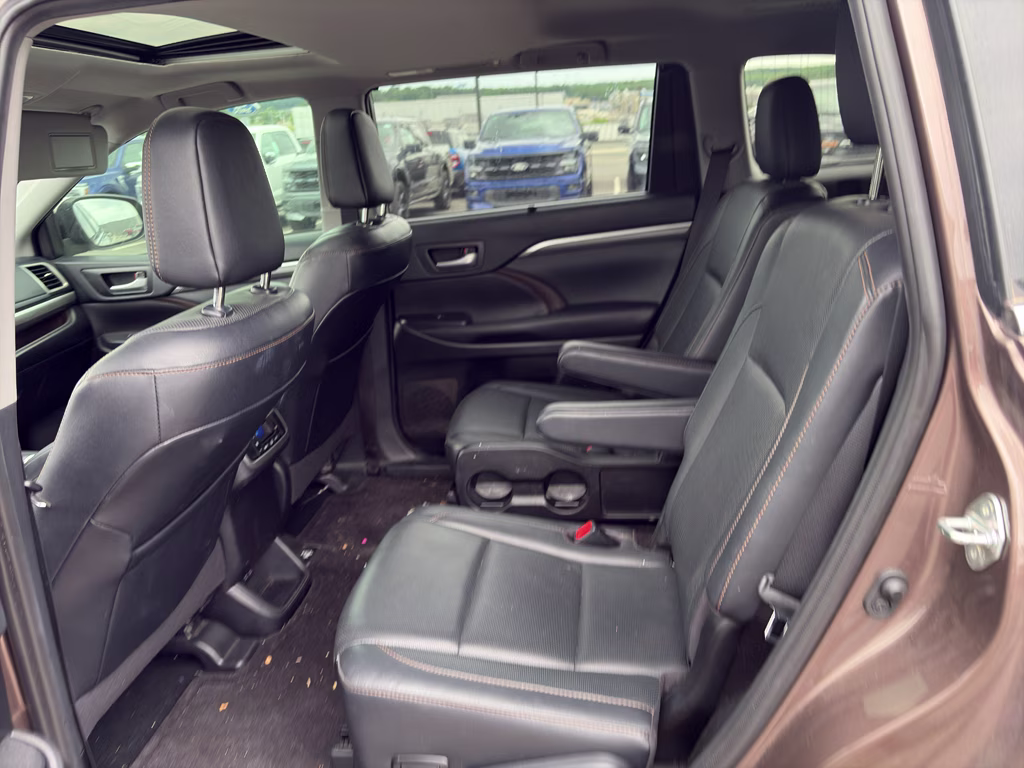 2019 Toasted Walnut Pearl Toyota Highlander Limited FWD SUV