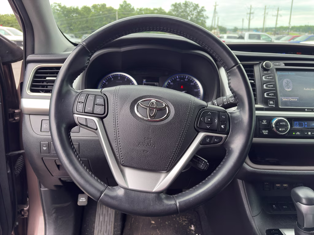 2019 Toasted Walnut Pearl Toyota Highlander Limited FWD SUV