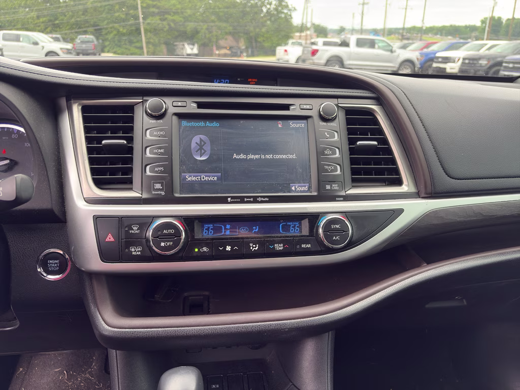 2019 Toasted Walnut Pearl Toyota Highlander Limited FWD SUV