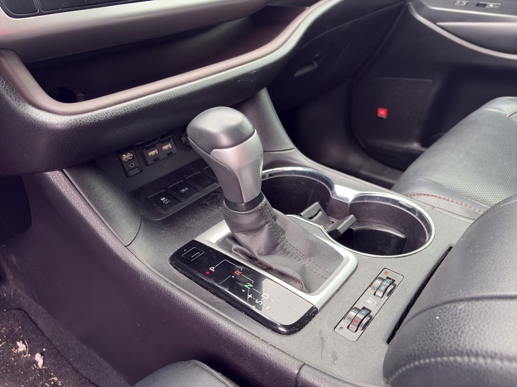 2019 Toasted Walnut Pearl Toyota Highlander Limited FWD SUV