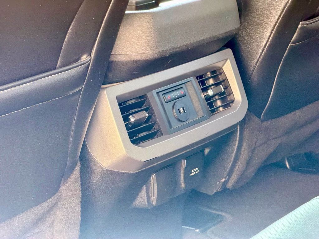 2024 Blue Metallic Ford Super Duty F-250 SRW Lariat 4X4 Truck