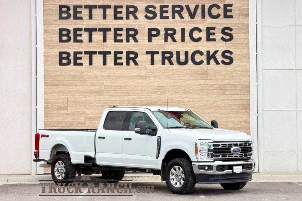 2023 White Ford Super Duty F-350 SRW XLT 4X4 Truck