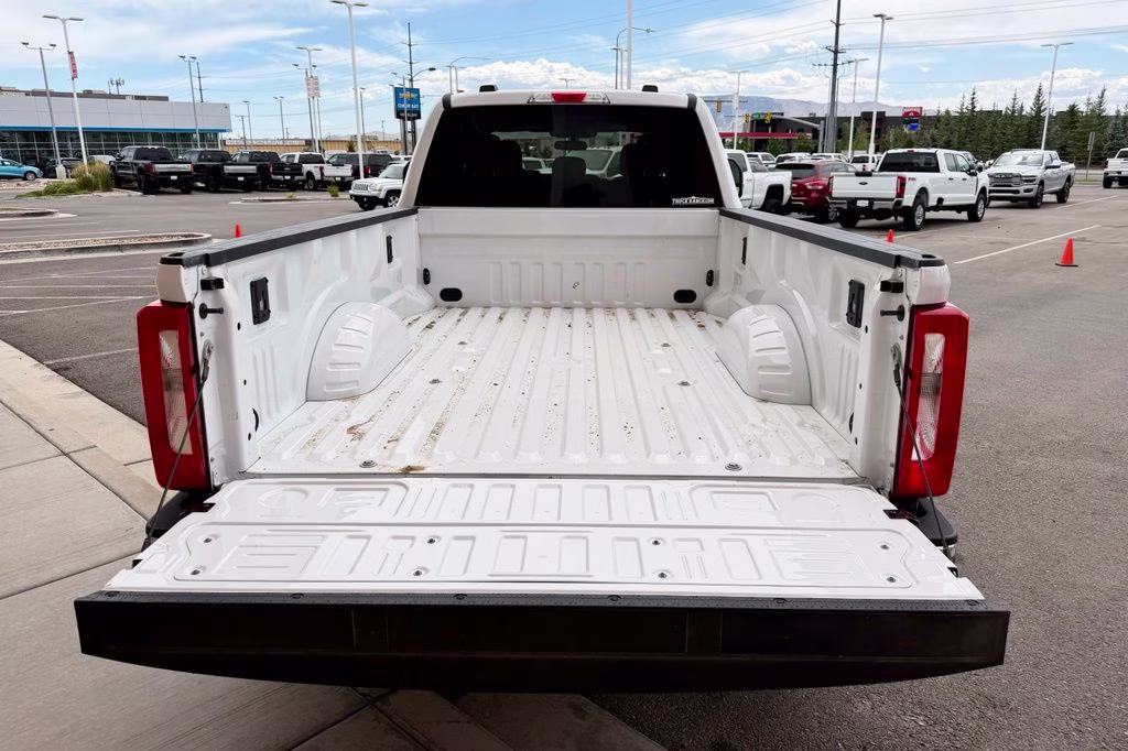 2023 White Ford Super Duty F-350 SRW XLT 4X4 Truck