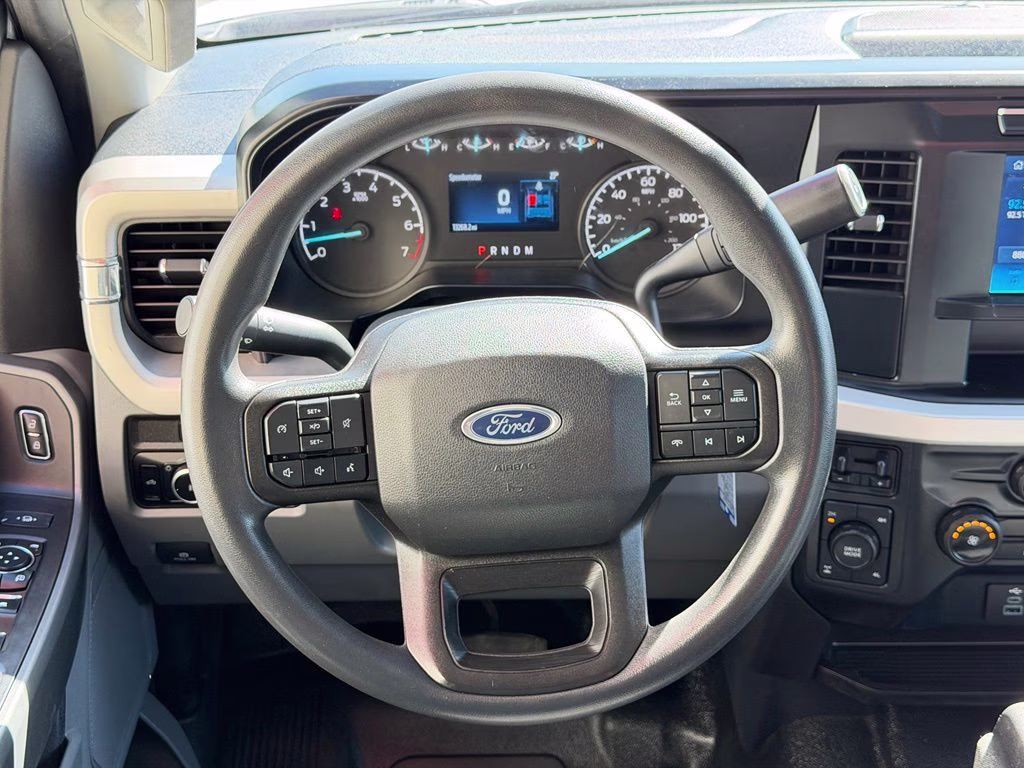 2023 White Ford Super Duty F-350 SRW XLT 4X4 Truck