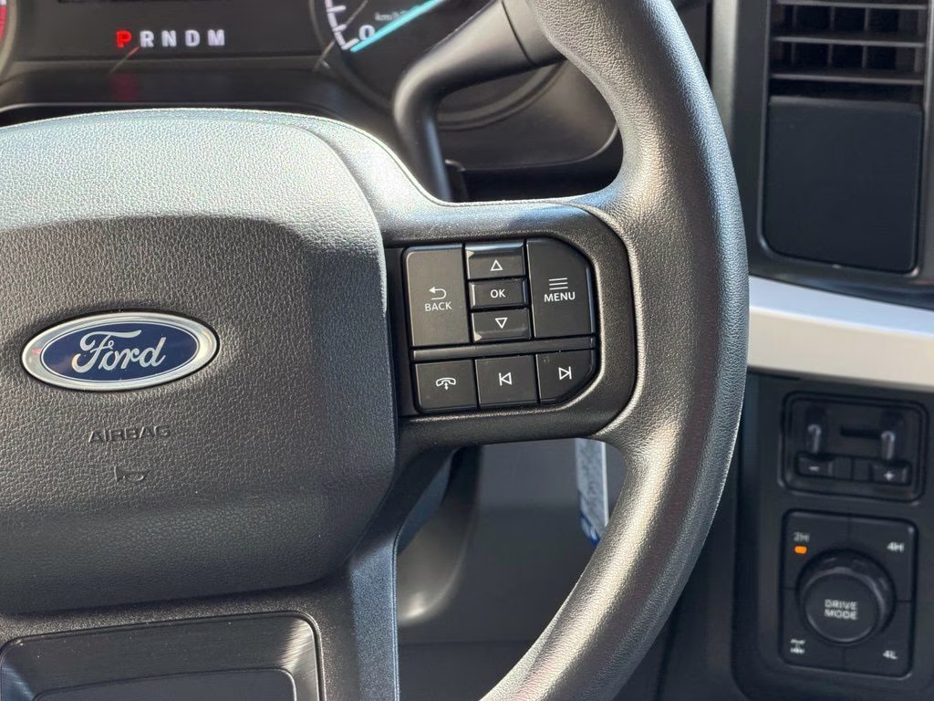 2023 White Ford Super Duty F-350 SRW XLT 4X4 Truck