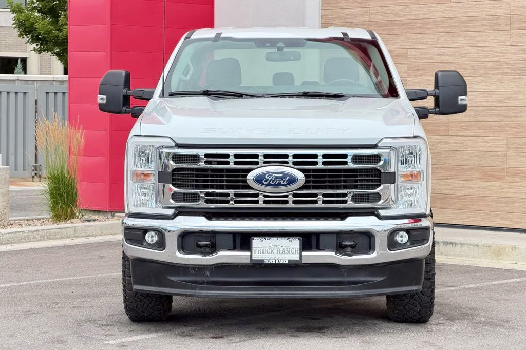 2023 White Ford Super Duty F-350 SRW XLT 4X4 Truck