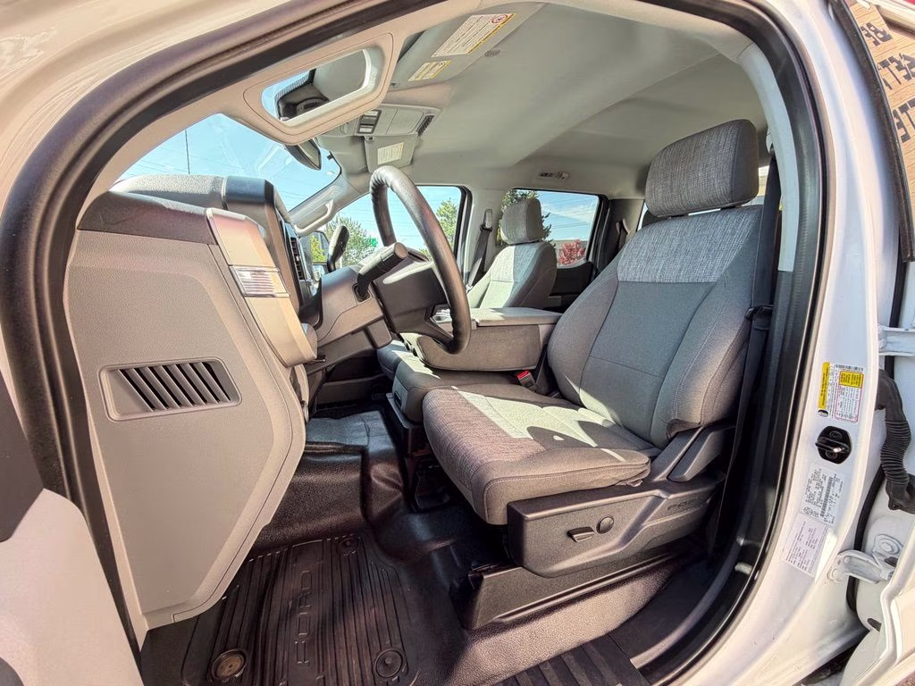 2023 White Ford Super Duty F-350 SRW XLT 4X4 Truck
