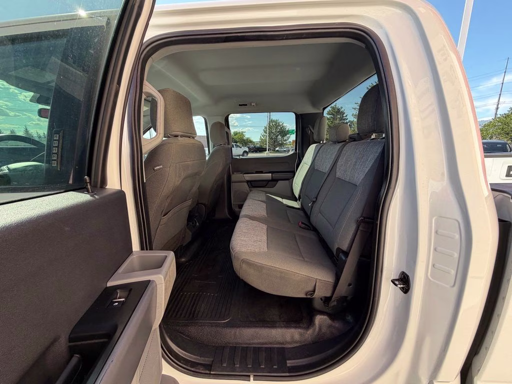 2023 White Ford Super Duty F-350 SRW XLT 4X4 Truck