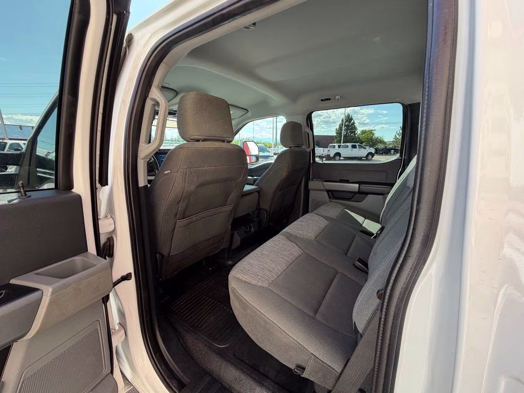 2023 White Ford Super Duty F-350 SRW XLT 4X4 Truck