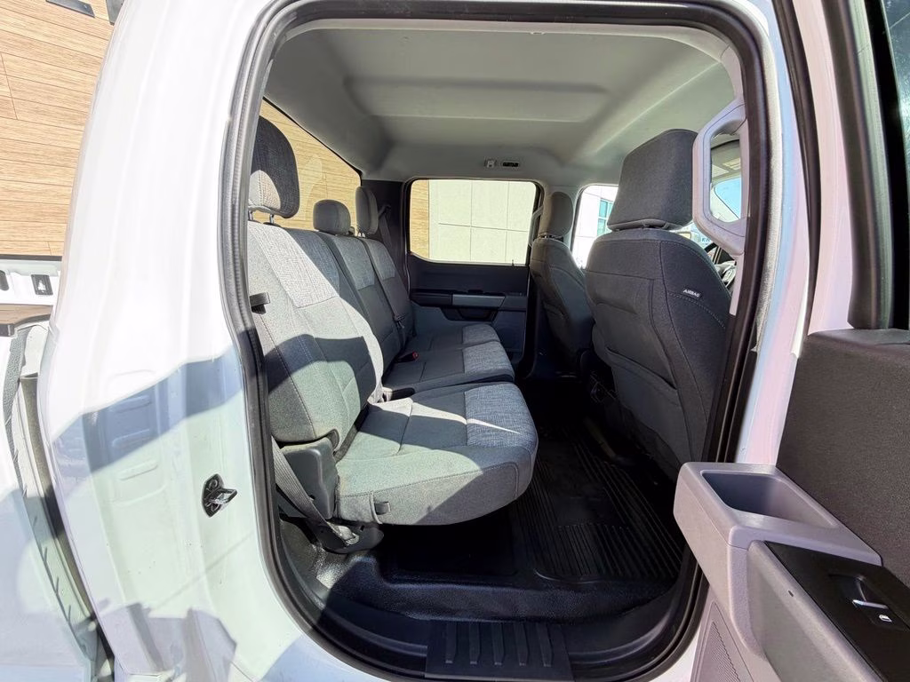 2023 White Ford Super Duty F-350 SRW XLT 4X4 Truck