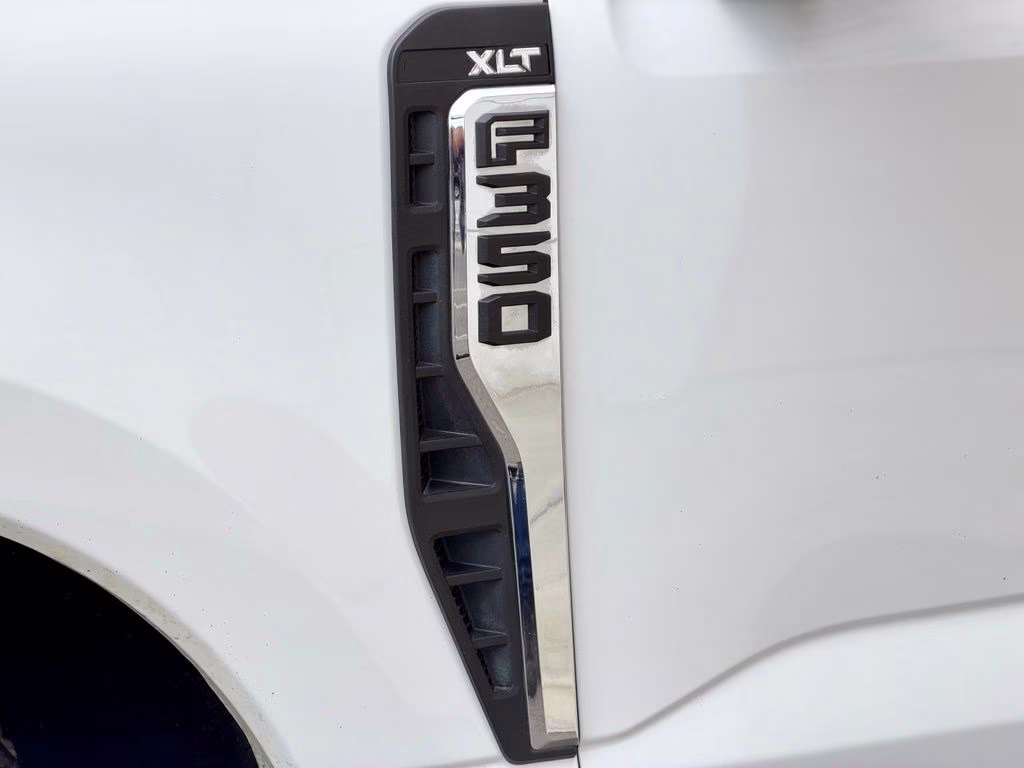 2023 White Ford Super Duty F-350 SRW XLT 4X4 Truck