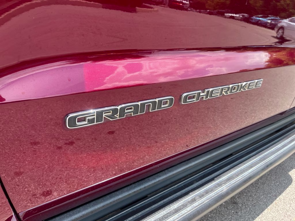 2017 Velvet Red Pearlcoat Jeep Grand Cherokee Limited RWD SUV
