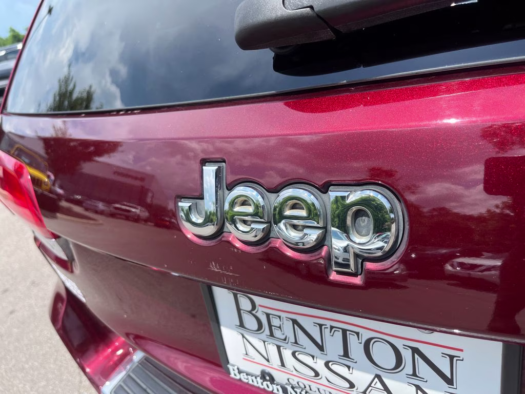2017 Velvet Red Pearlcoat Jeep Grand Cherokee Limited RWD SUV