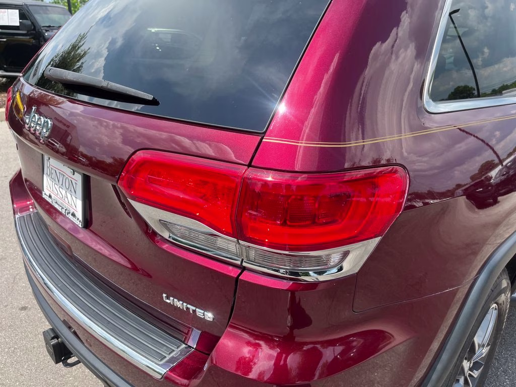 2017 Velvet Red Pearlcoat Jeep Grand Cherokee Limited RWD SUV