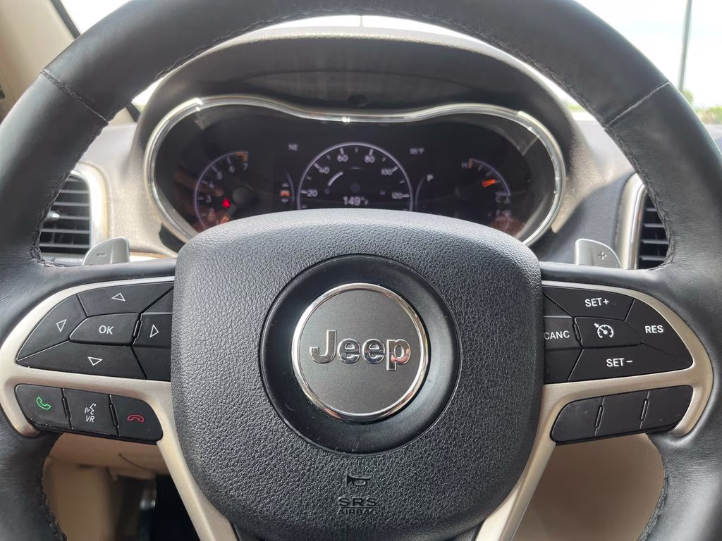 2017 Velvet Red Pearlcoat Jeep Grand Cherokee Limited RWD SUV