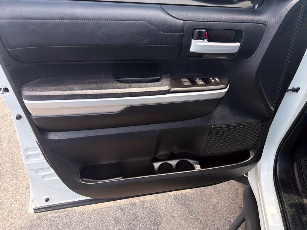 2017 Super White Toyota Tundra Limited 4X4 Truck