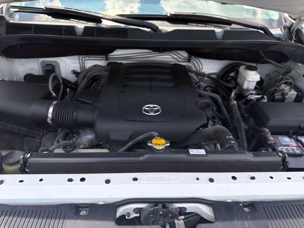 2017 Super White Toyota Tundra Limited 4X4 Truck