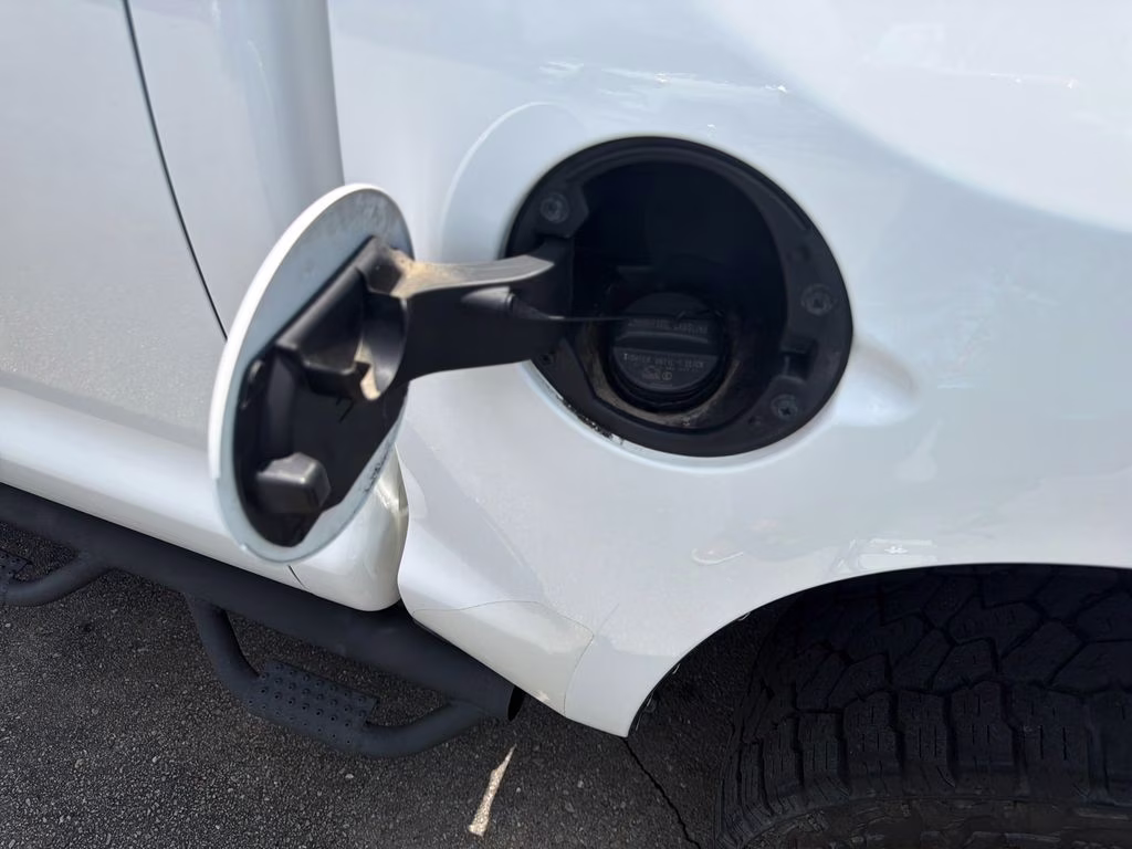 2017 Super White Toyota Tundra Limited 4X4 Truck