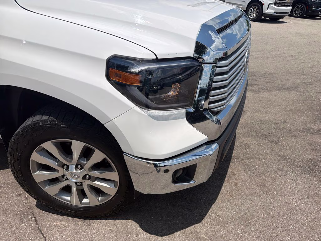 2017 Super White Toyota Tundra Limited 4X4 Truck
