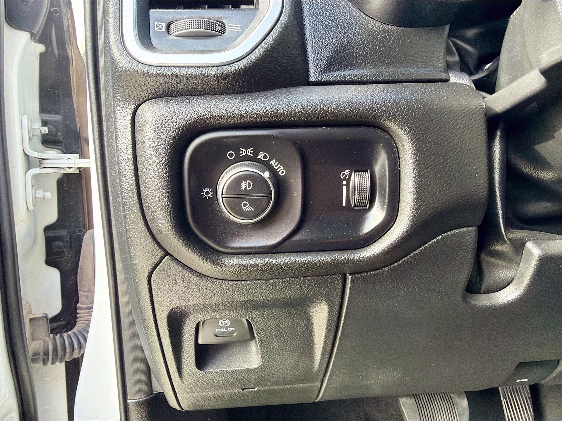 2024 Bright White Clearcoat Ram 1500 Big Horn/Lone Star 4X4 Truck